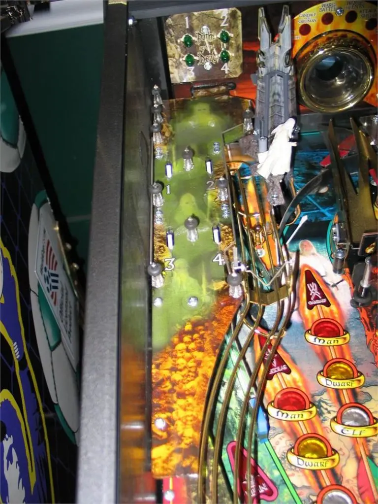 Lord of the Rings Pinball Machine by Stern - Image 10